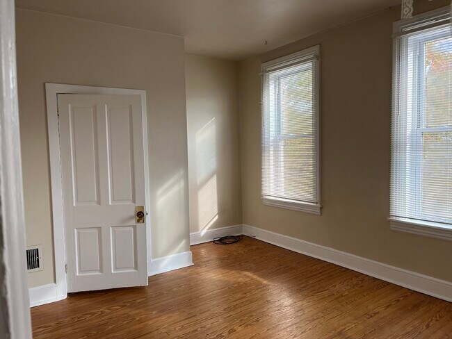 Front bedroom 3 window for natural light - 441 W Lemon St