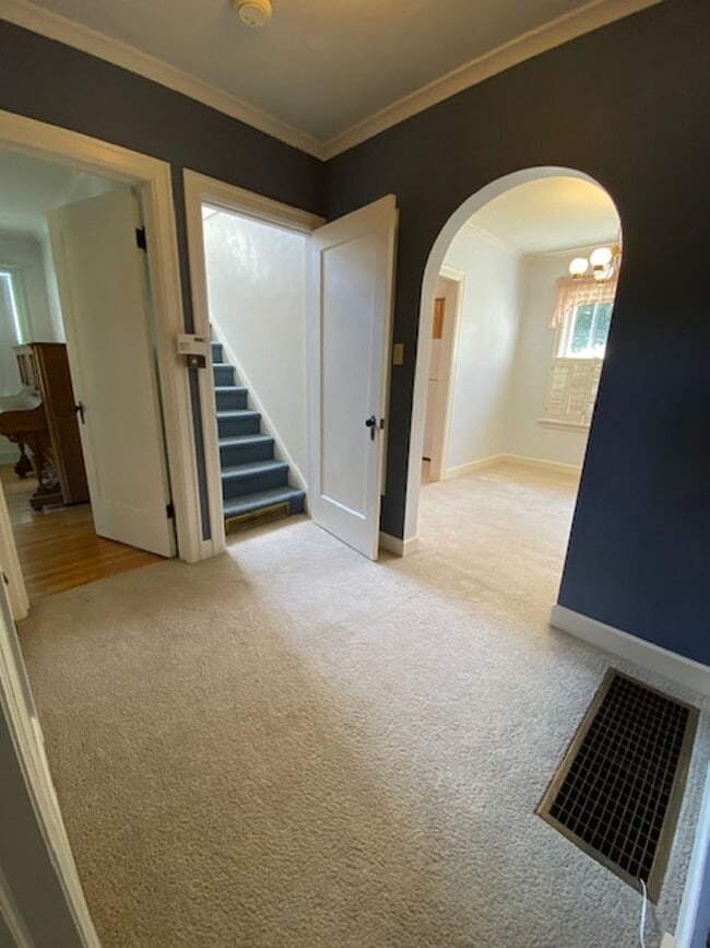 Building Photo - $2,695 / AVAILABLE NOW! 3BD Single Family Home