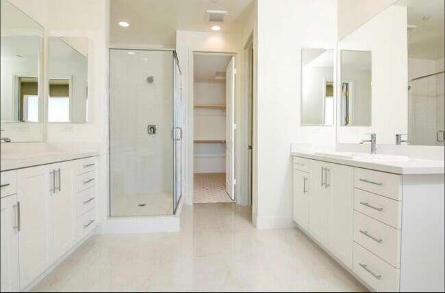 Building Photo - 43329 Passagio Lago Way