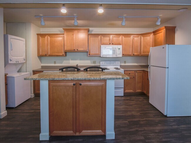 Interior Photo - 512 E Stoughton St.