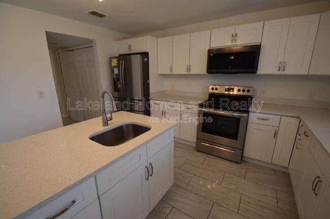 Building Photo - 5123 Spanish Oaks Dr