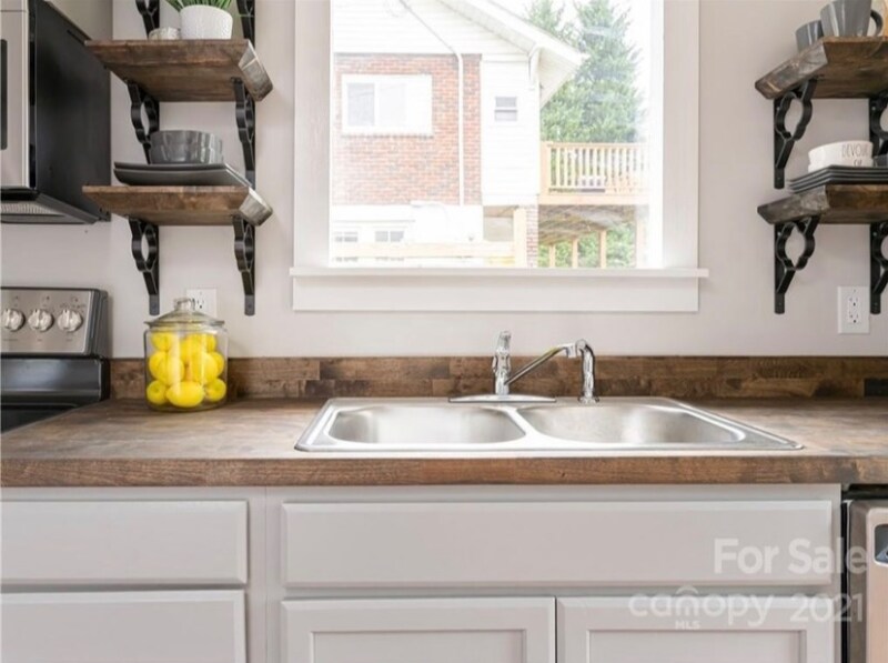 Building Photo - 334 N Main St