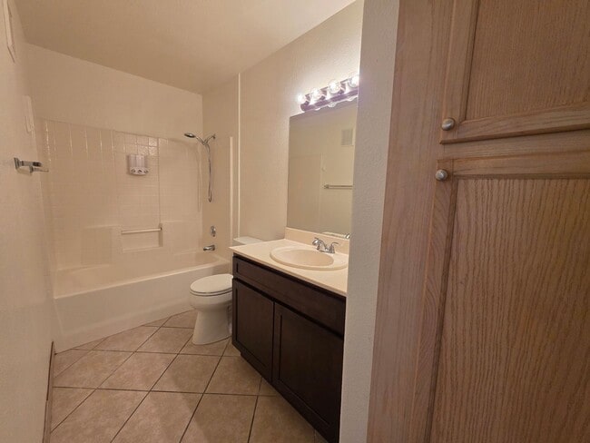 Building Photo - Welcome Home To Canyon Willow