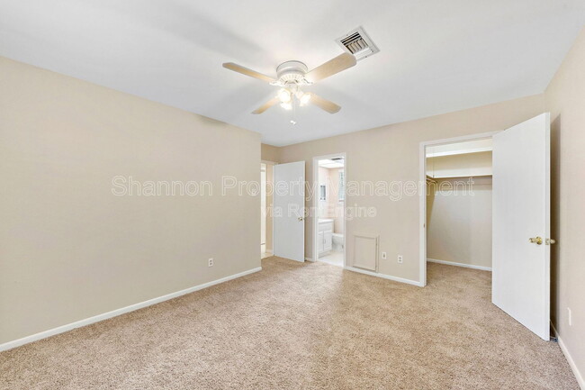Building Photo - 5522 Ariel St