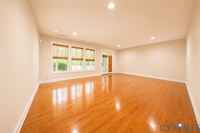 Building Photo - 5421 Hickory Ann Dr
