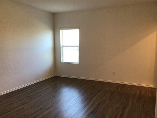 Building Photo - 565 Big Rocky Bend