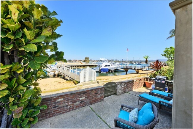 Building Photo - 111 Edgewater Pl