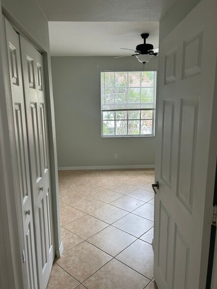 Building Photo - 4650 Saint Croix Ln