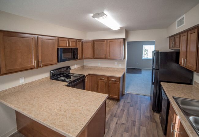 Building Photo - 1500 Mt Lincoln Dr E