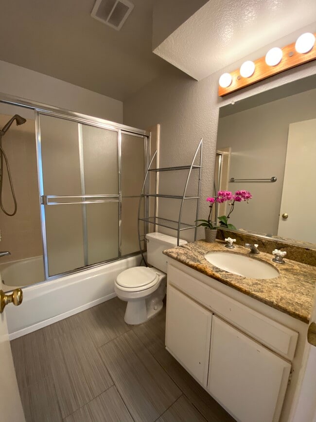 2nd bathroom - 2022 Delaware Ave