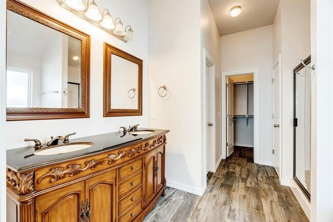 Building Photo - 3104 Loren Dr