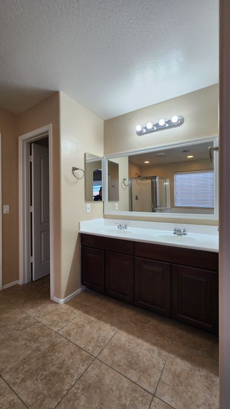 Building Photo - 42564 W Palmyra Ct