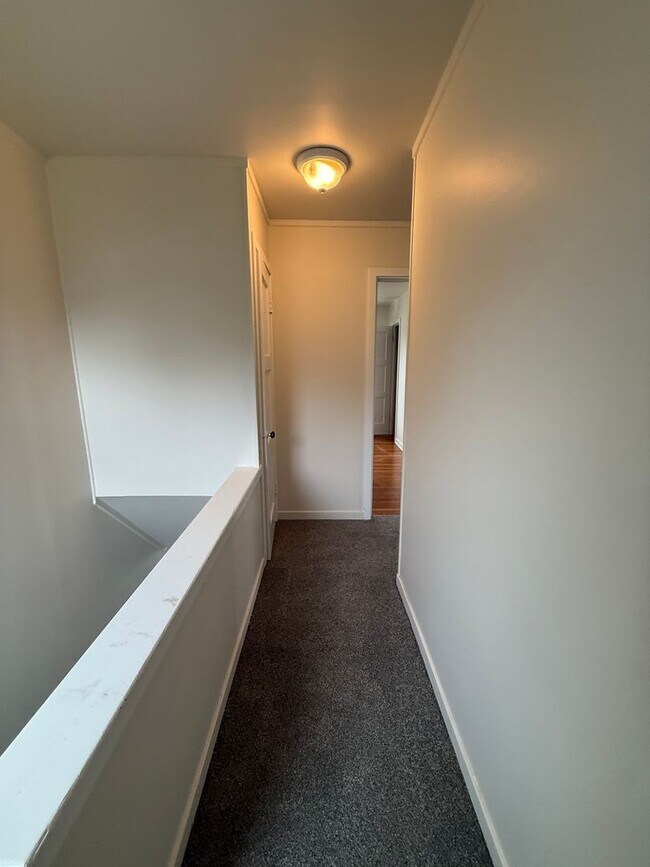 Building Photo - 1115lo