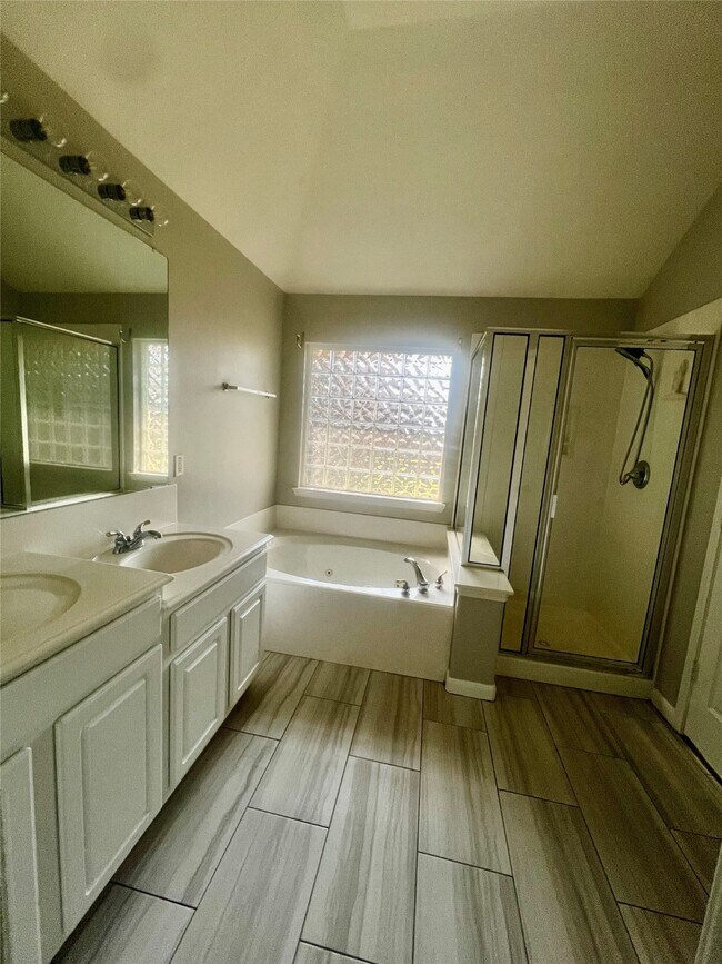 Building Photo - 8318 Sierra Dawn Dr