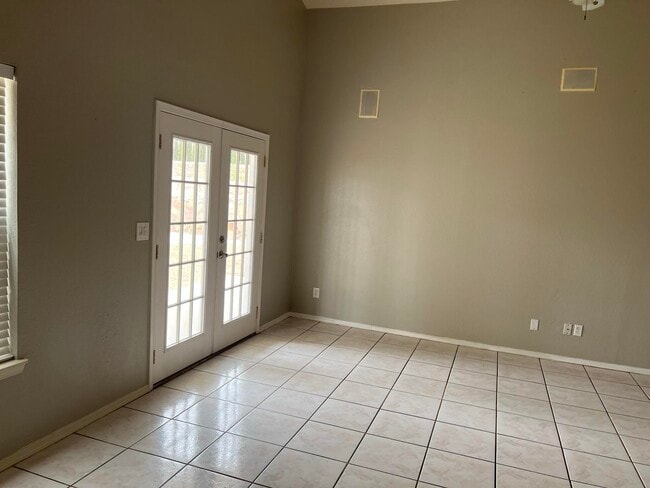 Building Photo - 12628 Setting Sun Dr