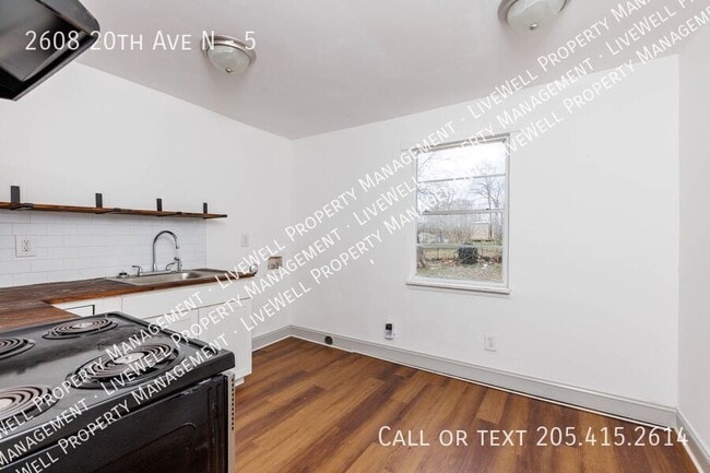 Building Photo - 2608 20th Ave N