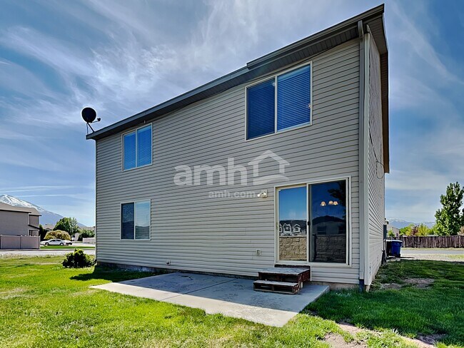 Building Photo - 1006 W 180 S