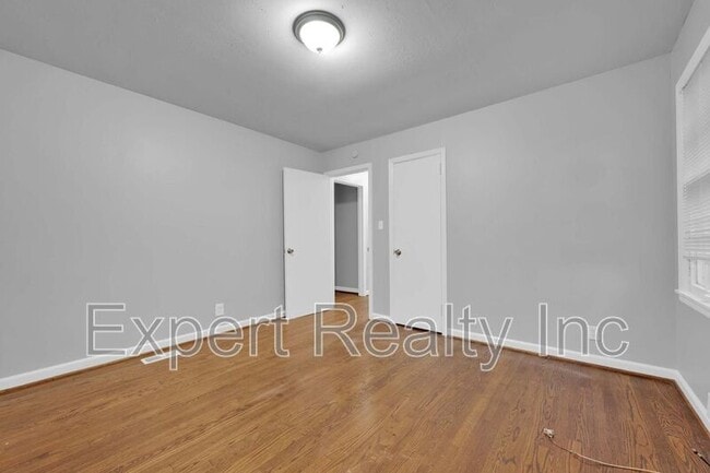 Building Photo - 900 75th St S