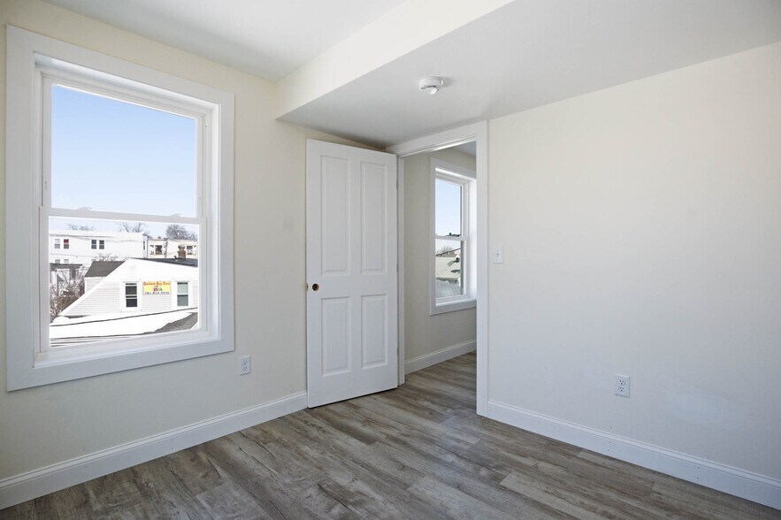 Building Photo - 23 Blake St