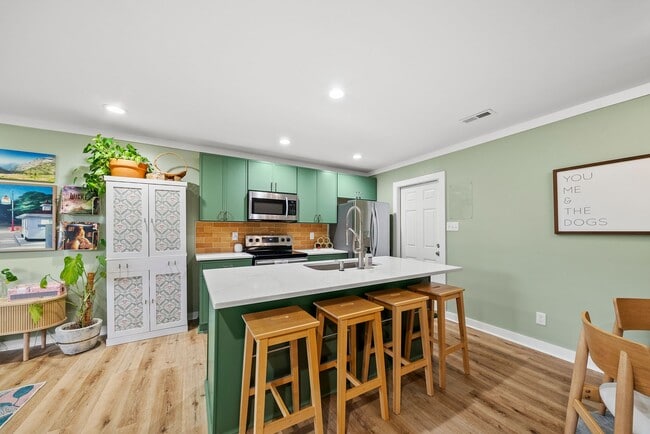 Building Photo - Durham's Best Ranch!