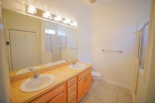 Building Photo - 5569 Hampton Hill Cir