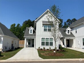 Building Photo - 2028 Harvest Pond Cir