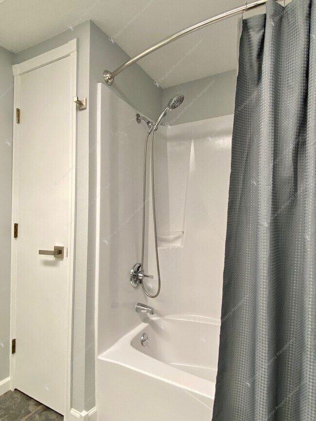 Building Photo - Mid-Century Modern Courtyard Gem in the Old Farm District