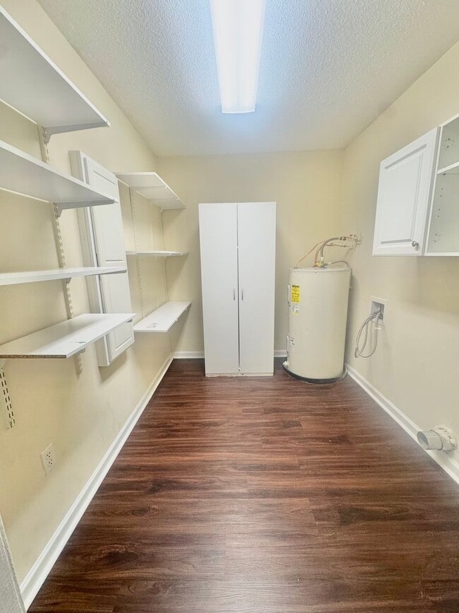 Building Photo - 4 Bedroom Home in Georgetown – Savannah, GA