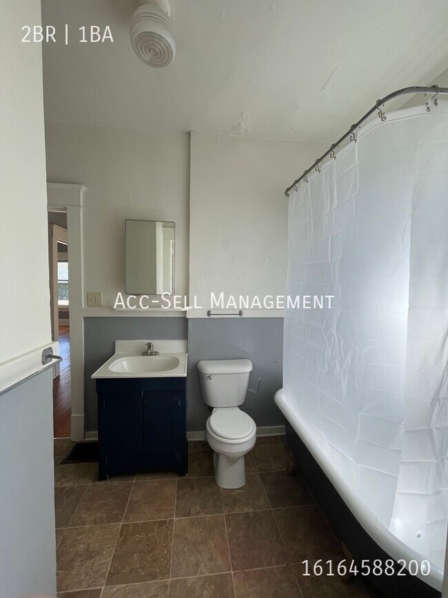 Building Photo - 319 Lane