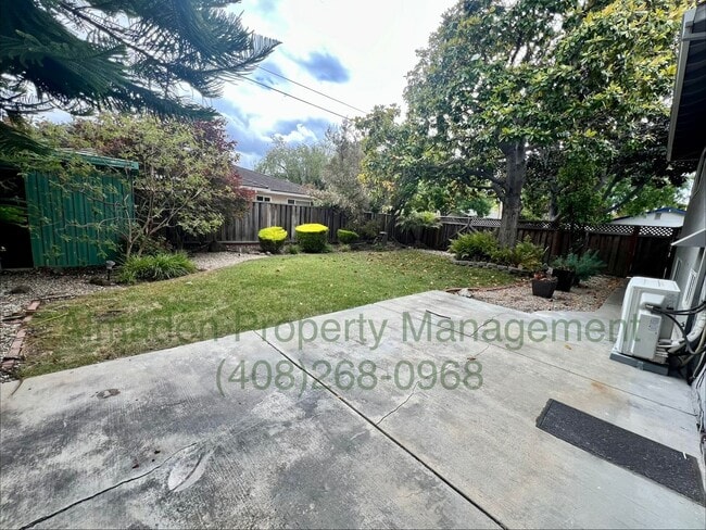 Building Photo - Newly Remodeled Tri-level Home! New Paint & No Carpets!