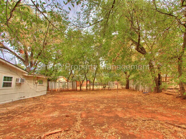 Building Photo - 4012 Parkwoods Ln