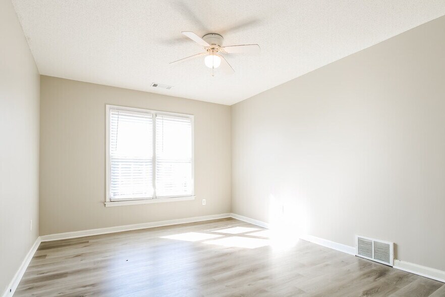 Building Photo - 8994 Raspberry Ln