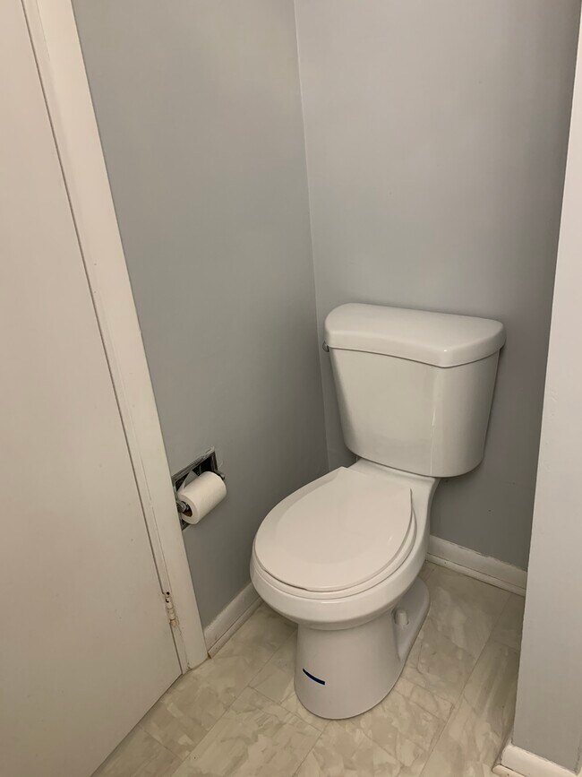 Master Ensuite - 231 Canal Park Dr