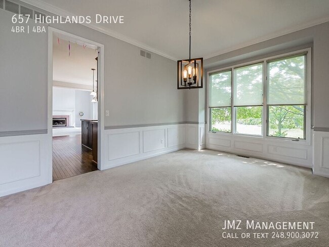 Building Photo - 657 Highlands Dr