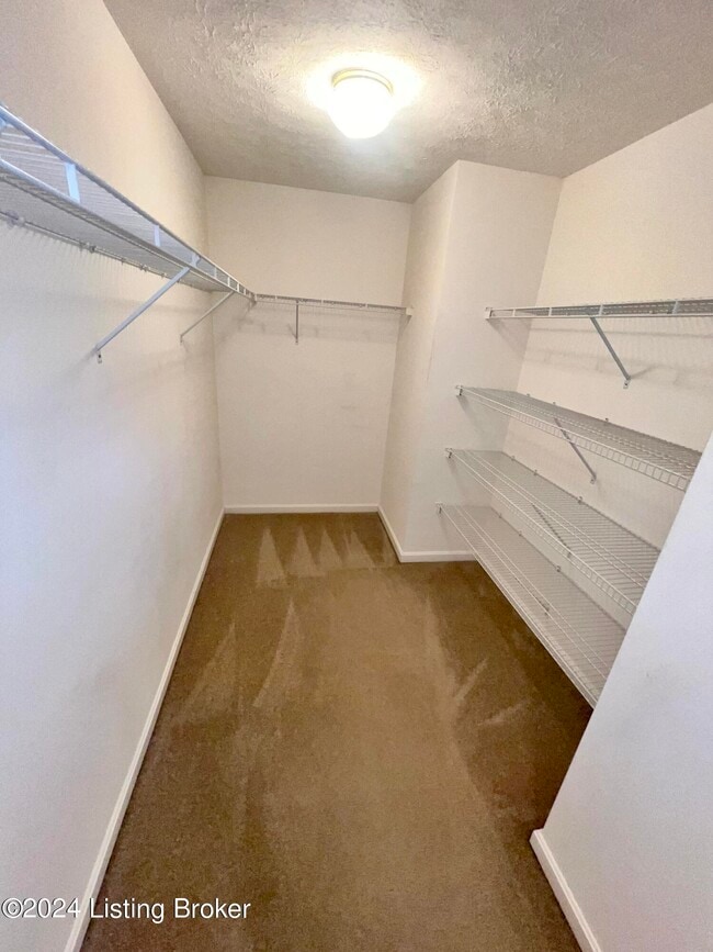 Building Photo - 9210 Eminence Ct