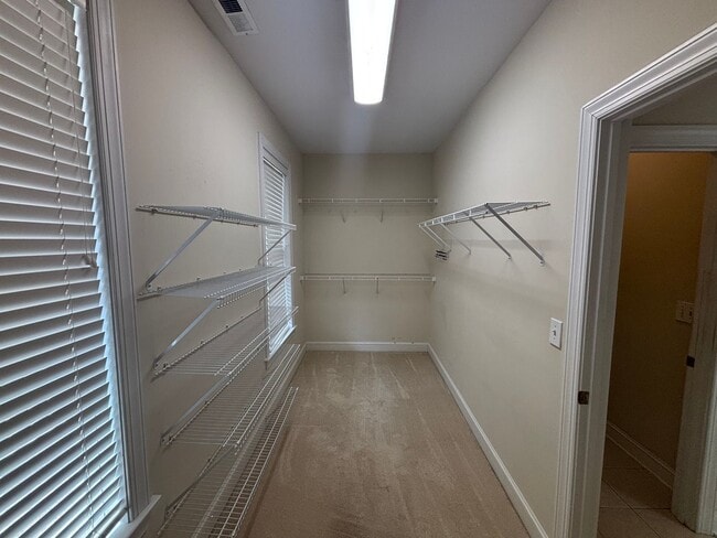 Building Photo - 3 Bed 2 Bath Home on Greenville Loop