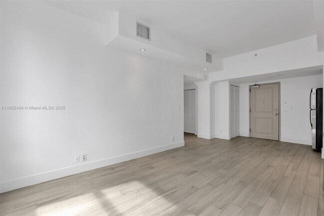 Building Photo - 111 E Flagler St