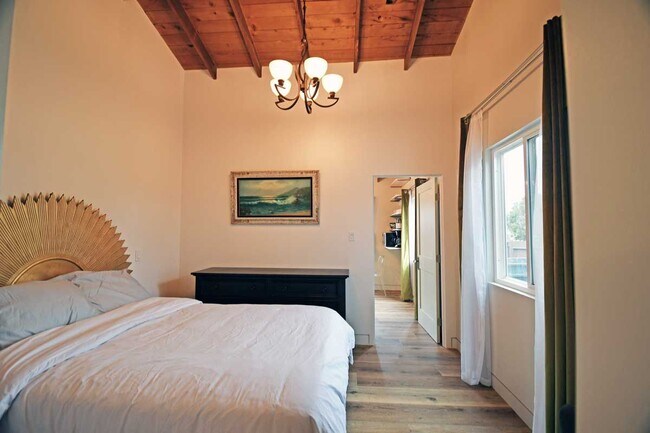 Building Photo - 117 Kenneth St