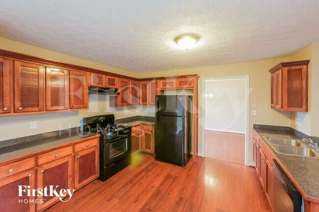 Building Photo - 161 Solomon Dr