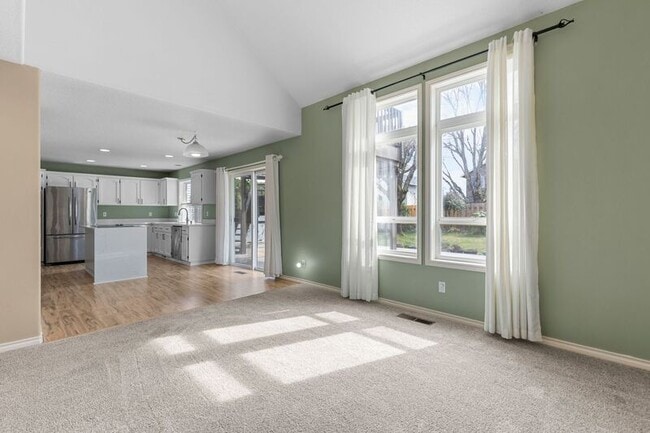 Building Photo - 700 SW 27th Way