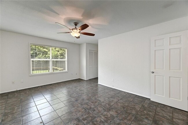 Building Photo - 5616 Oak Blvd