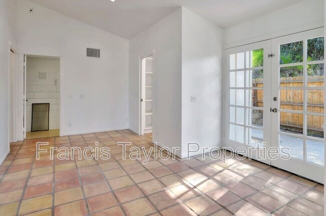 Building Photo - 1512 S Stage Coach Ln