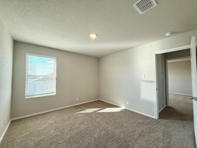 Building Photo - 2428 Dino Dr