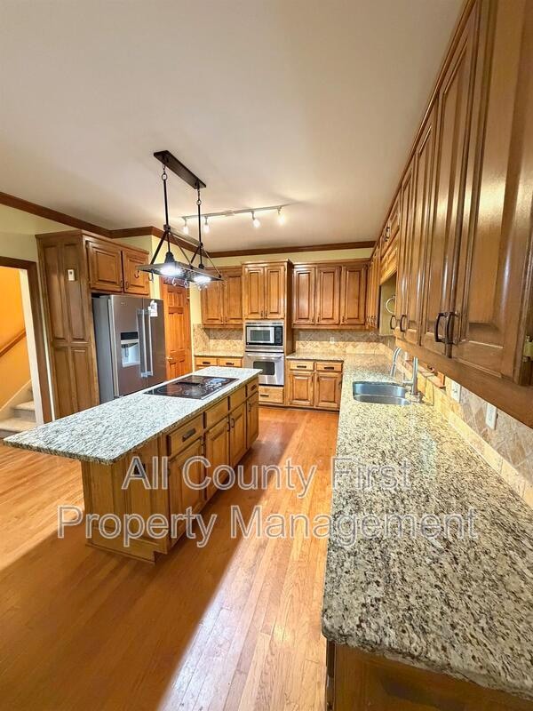 Building Photo - 2438 Kings Arms Dr