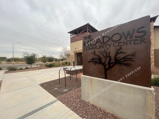 Building Photo - BEAUTIFUL 3 BEDROOM 2 BATHROOM HOME IN PEORIA