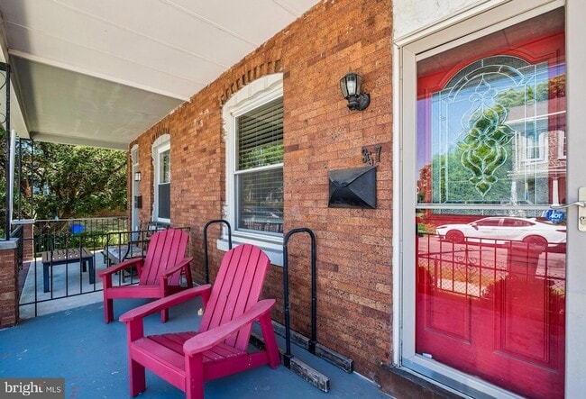 Building Photo - 357 Lemonte St