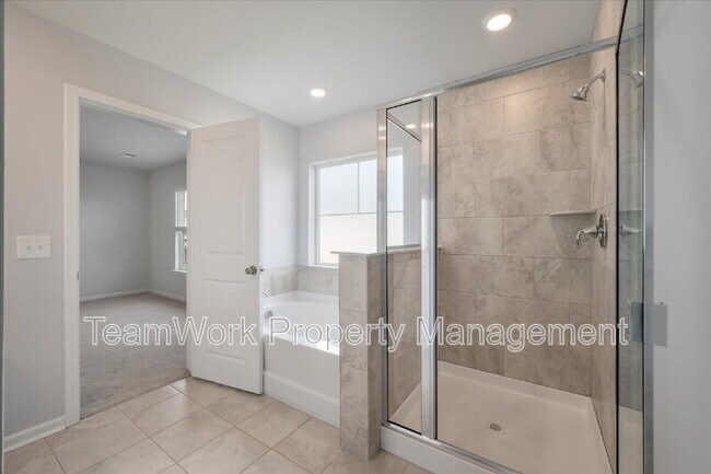 Building Photo - 208 Evergreen Ave