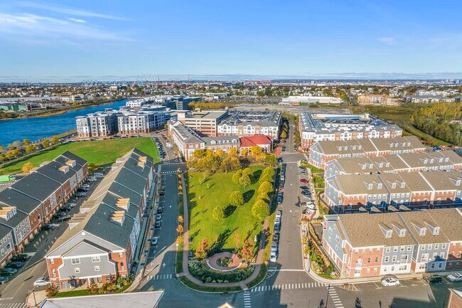 Building Photo - 302 Constitution Ave