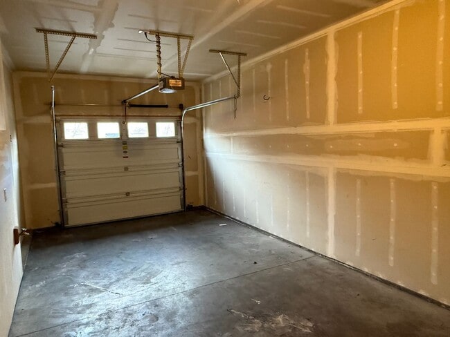 Building Photo - gar399