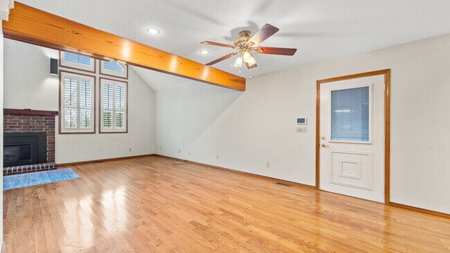 Building Photo - "Charming 2-Bed Home with Scenic Views and...